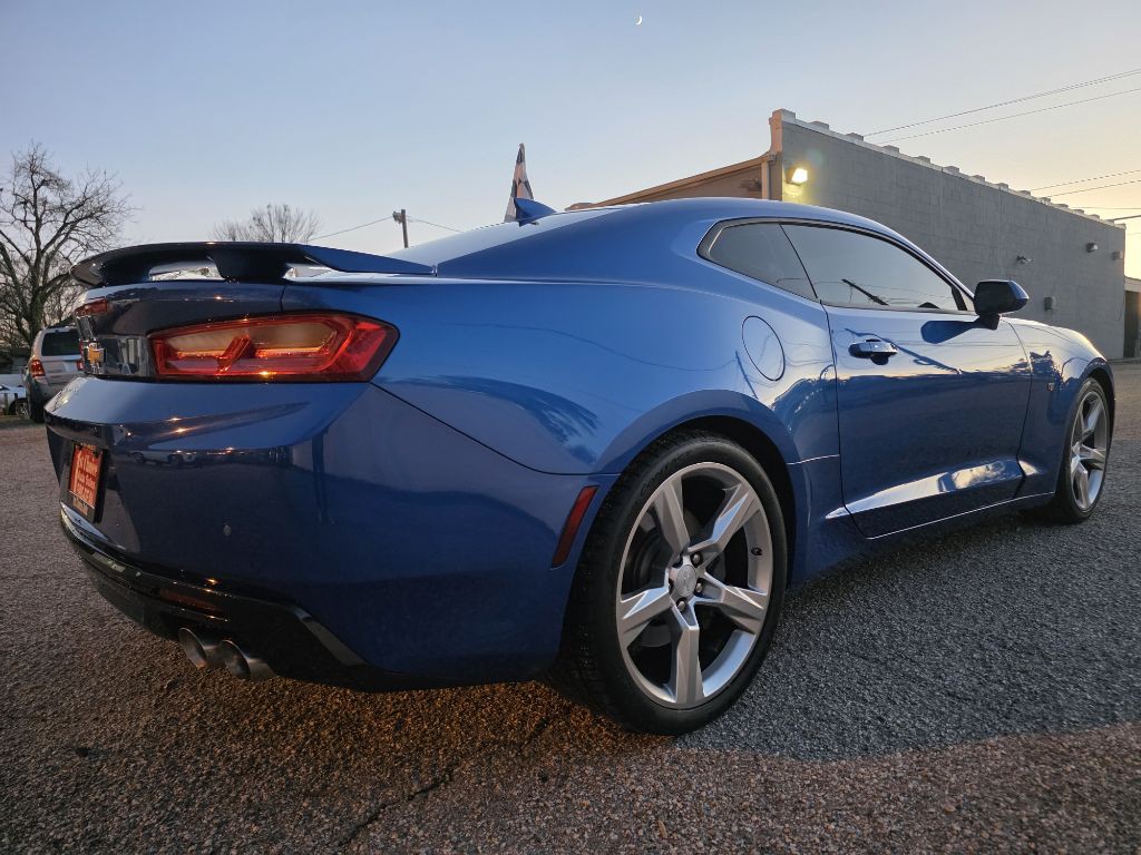 2017 Chevrolet Camaro Image 4