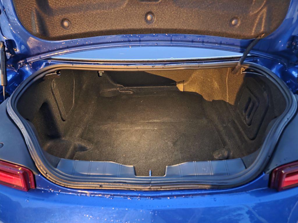 2017 Chevrolet Camaro Image 12