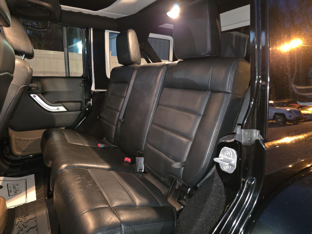 2012 Jeep Wrangler Unlimited Image 25