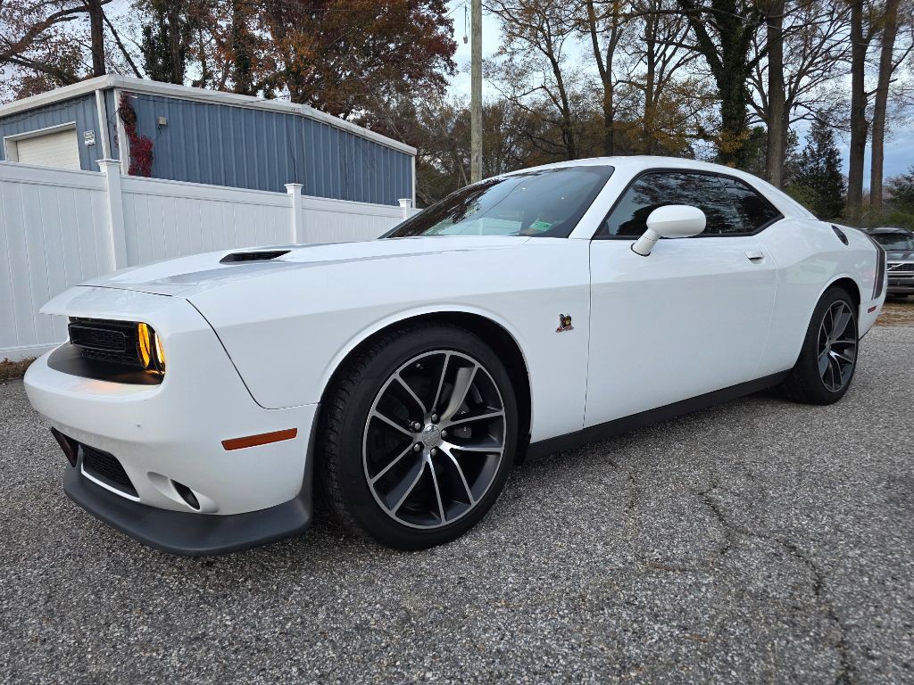 2015 Dodge Challenger Image 1