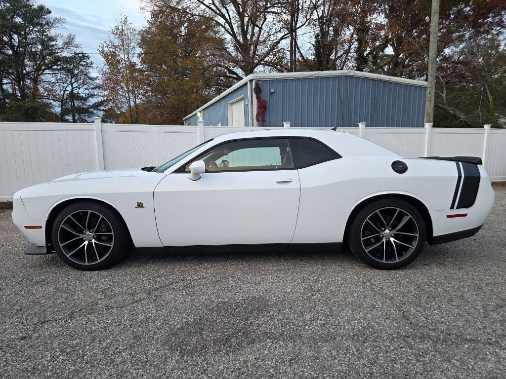 2015 Dodge Challenger Image 2