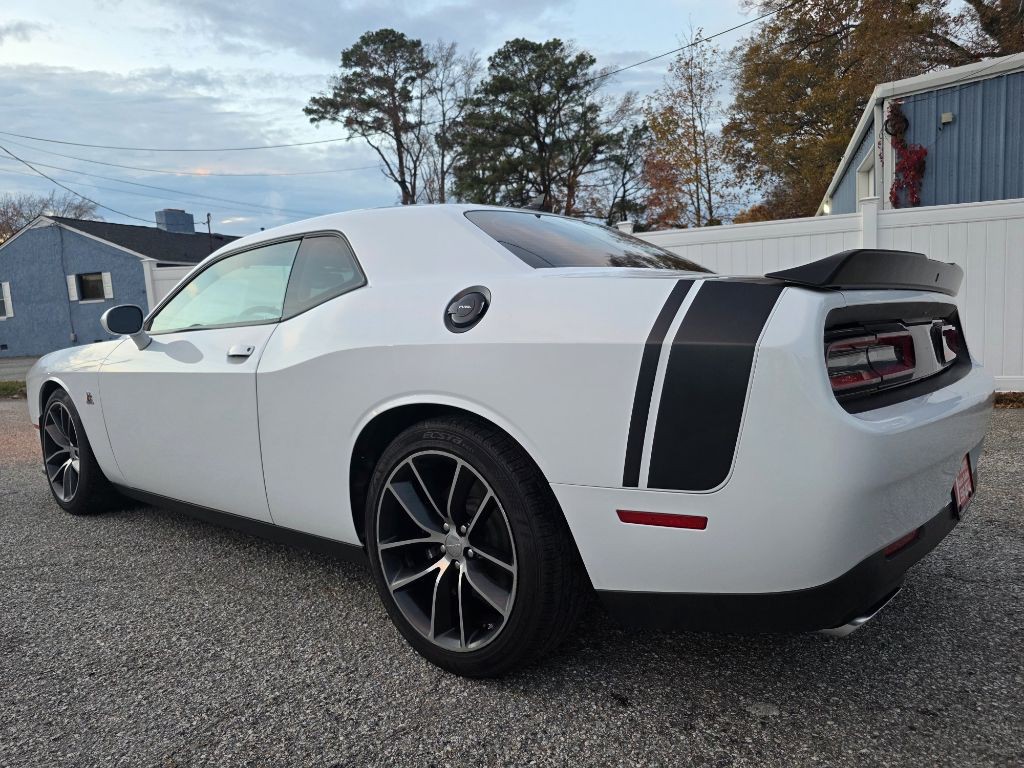 2015 Dodge Challenger Image 7