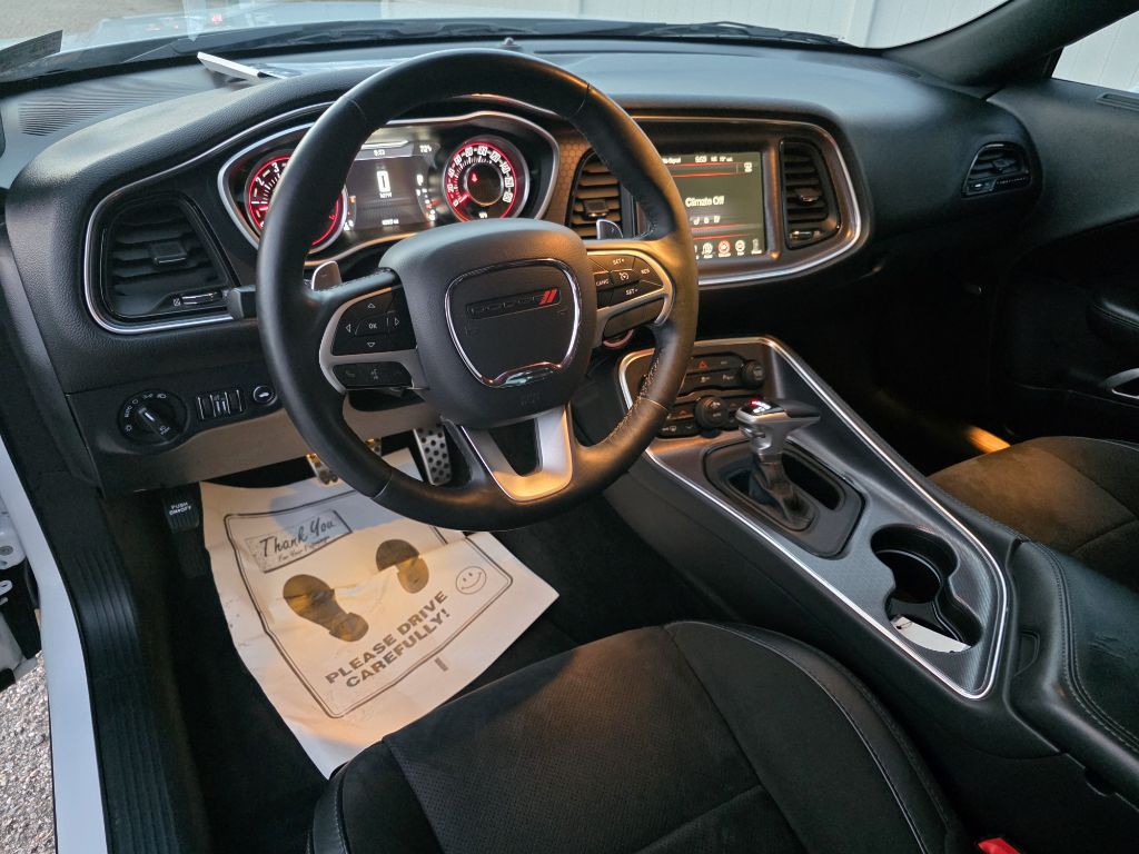 2015 Dodge Challenger Image 16