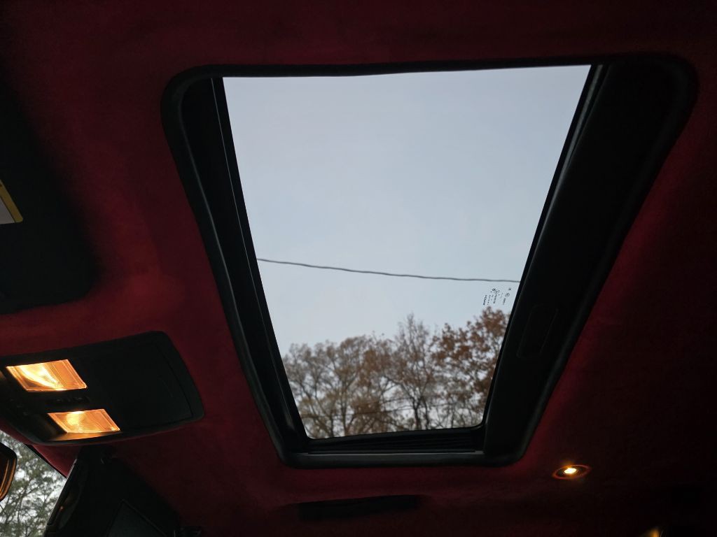 2015 Dodge Challenger Image 17