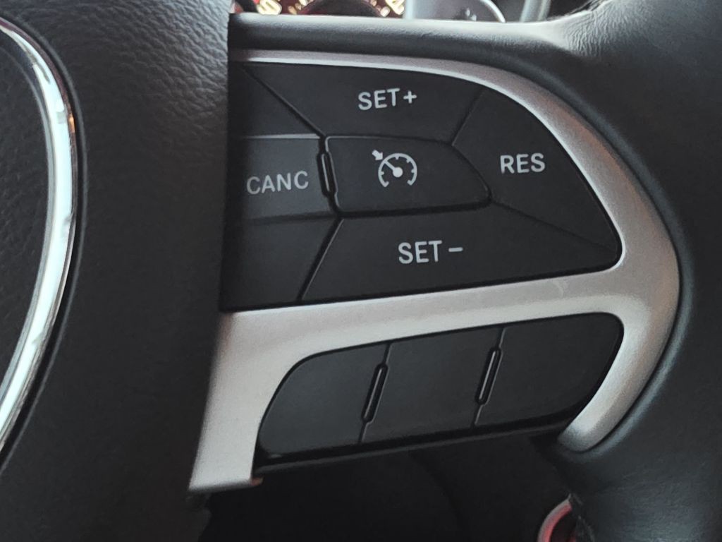 2015 Dodge Challenger Image 22