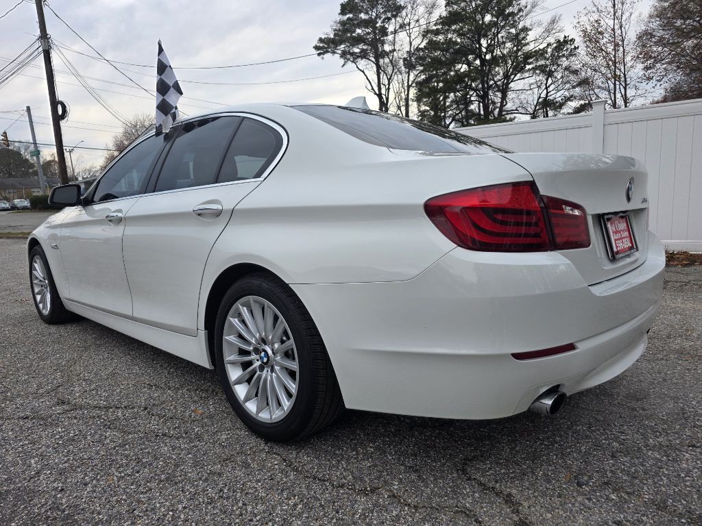 2013 BMW 5 Series Image 8