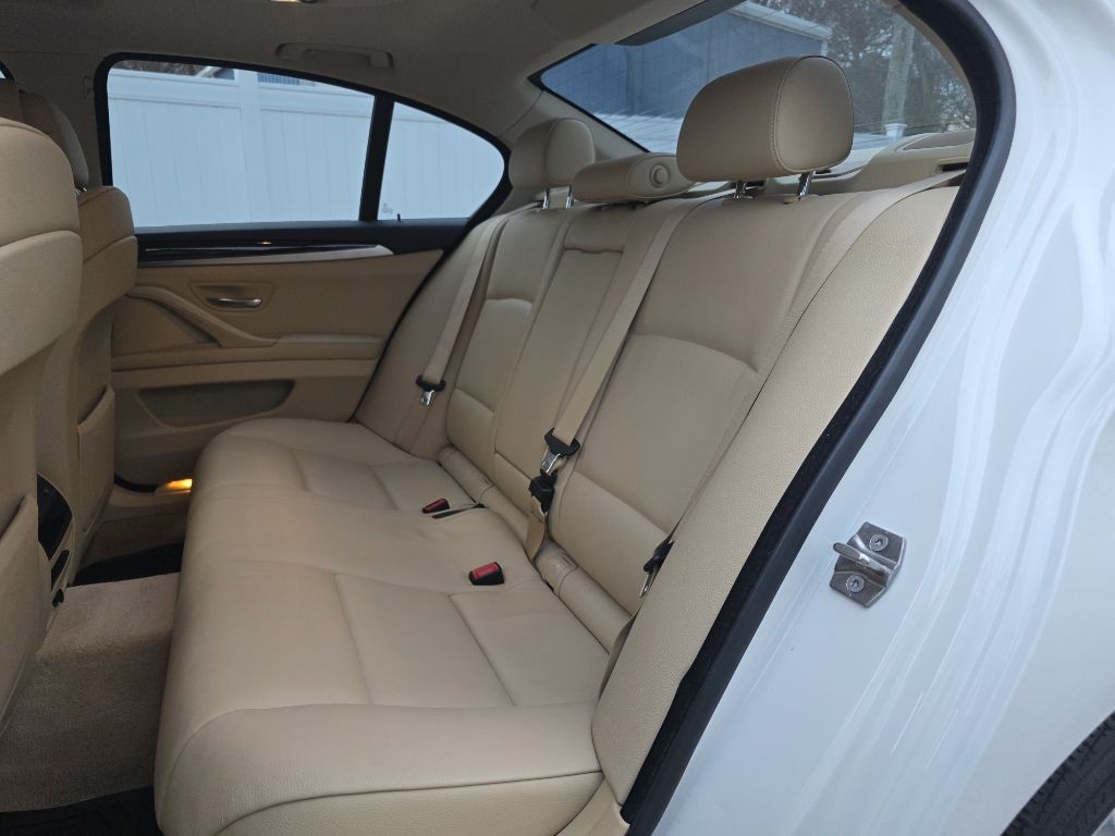 2013 BMW 5 Series Image 14