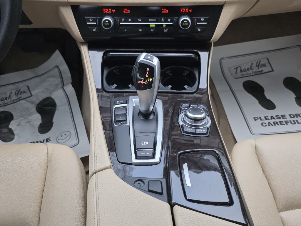 2013 BMW 5 Series Image 18