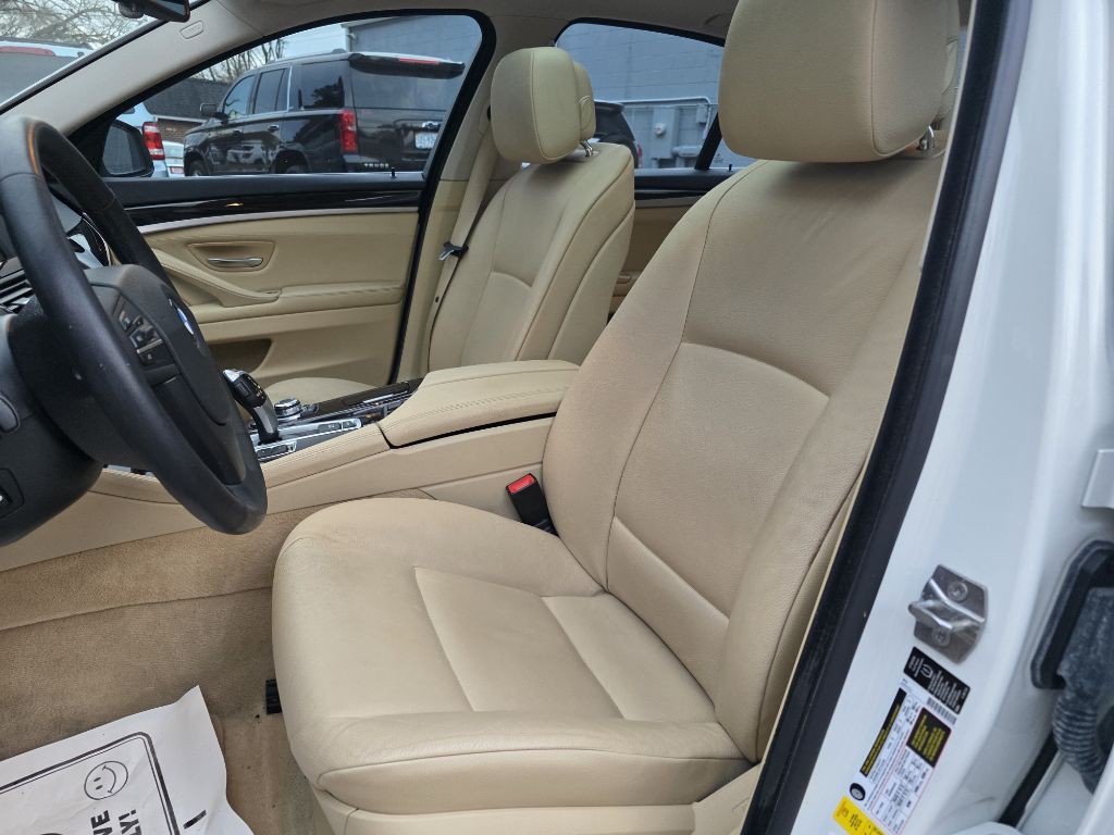 2013 BMW 5 Series Image 19