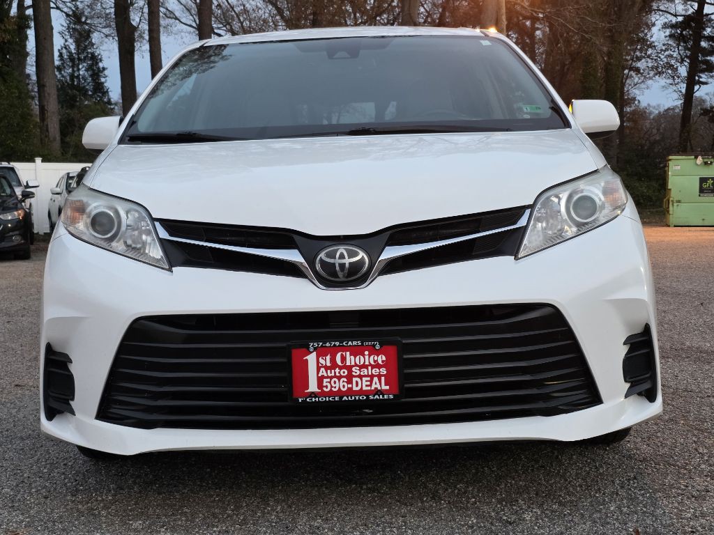 2018 Toyota Sienna Image 6