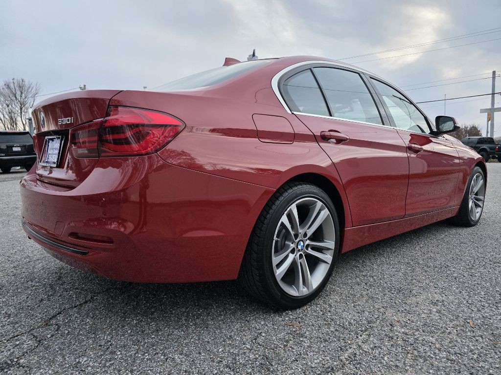 2017 BMW 3 Series Image 5