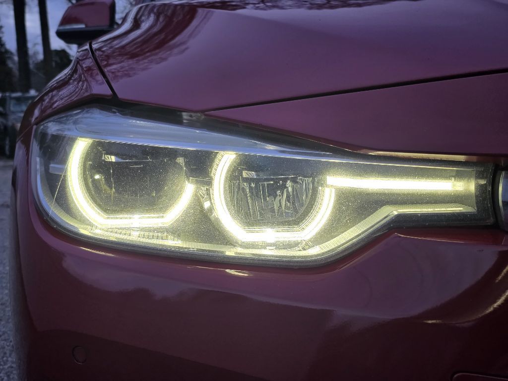 2017 BMW 3 Series Image 9