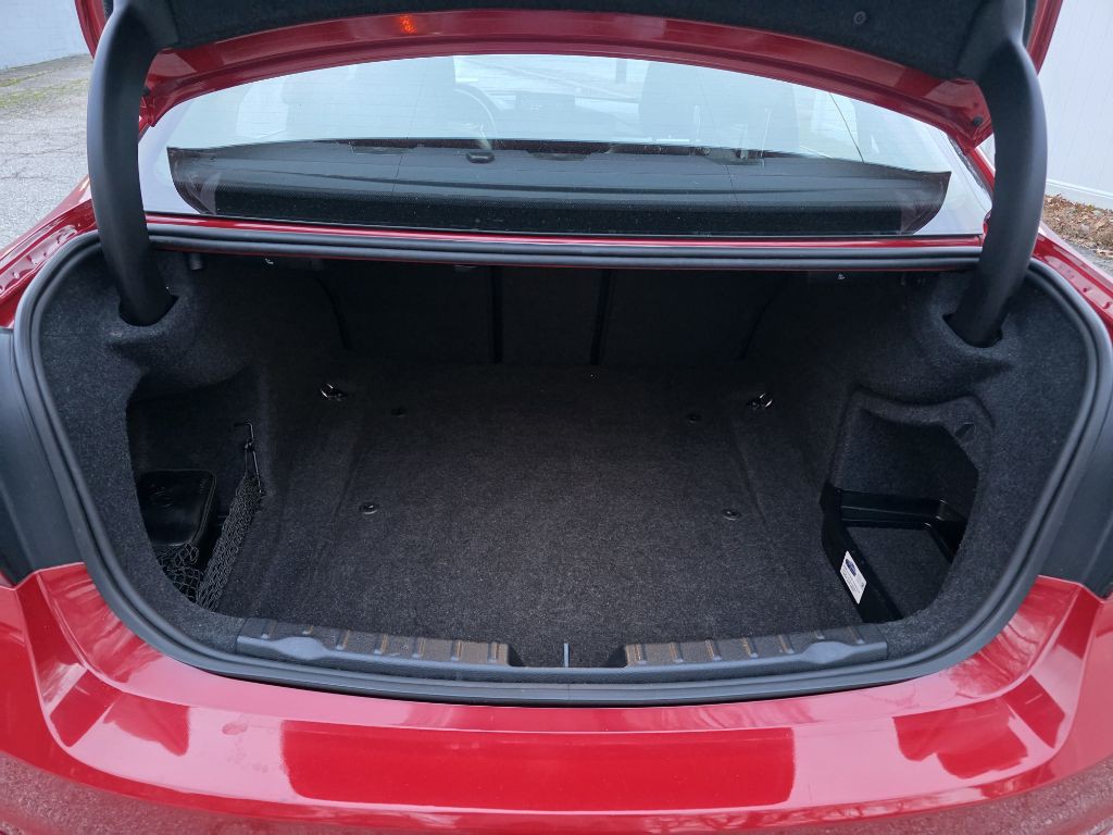 2017 BMW 3 Series Image 10