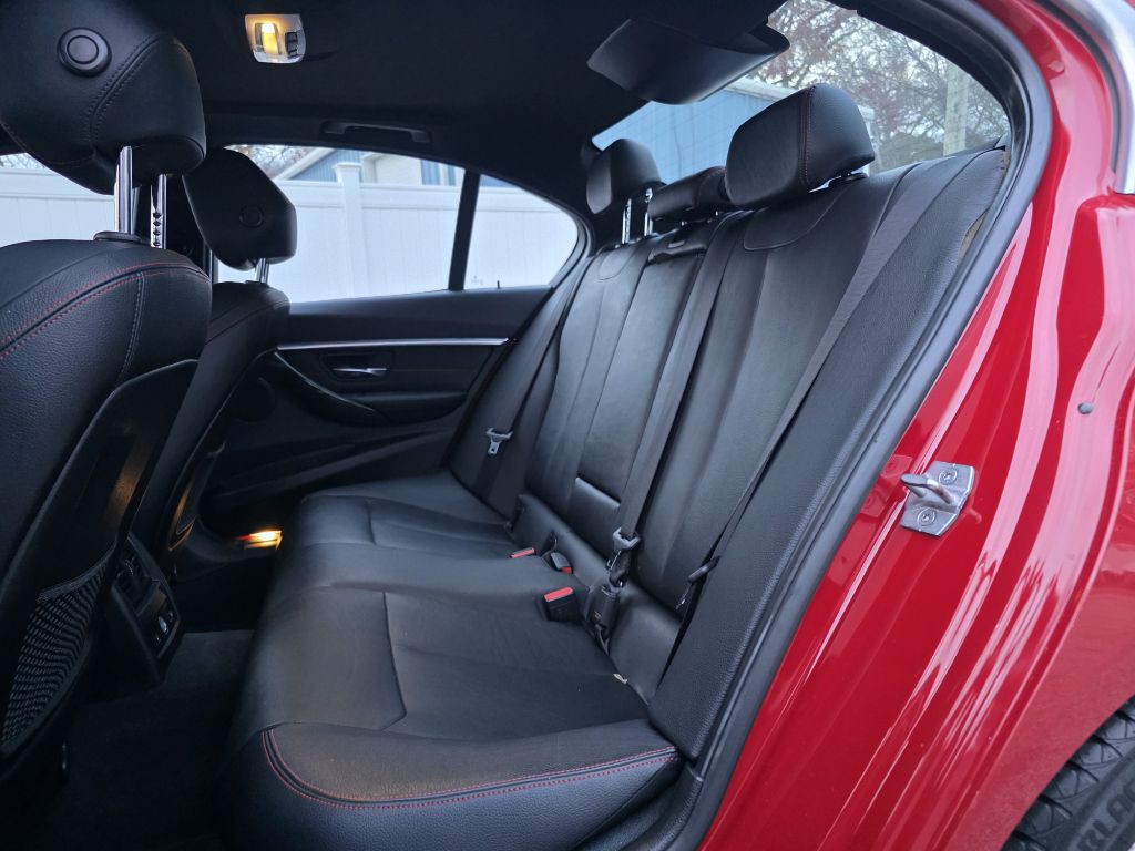2017 BMW 3 Series Image 14