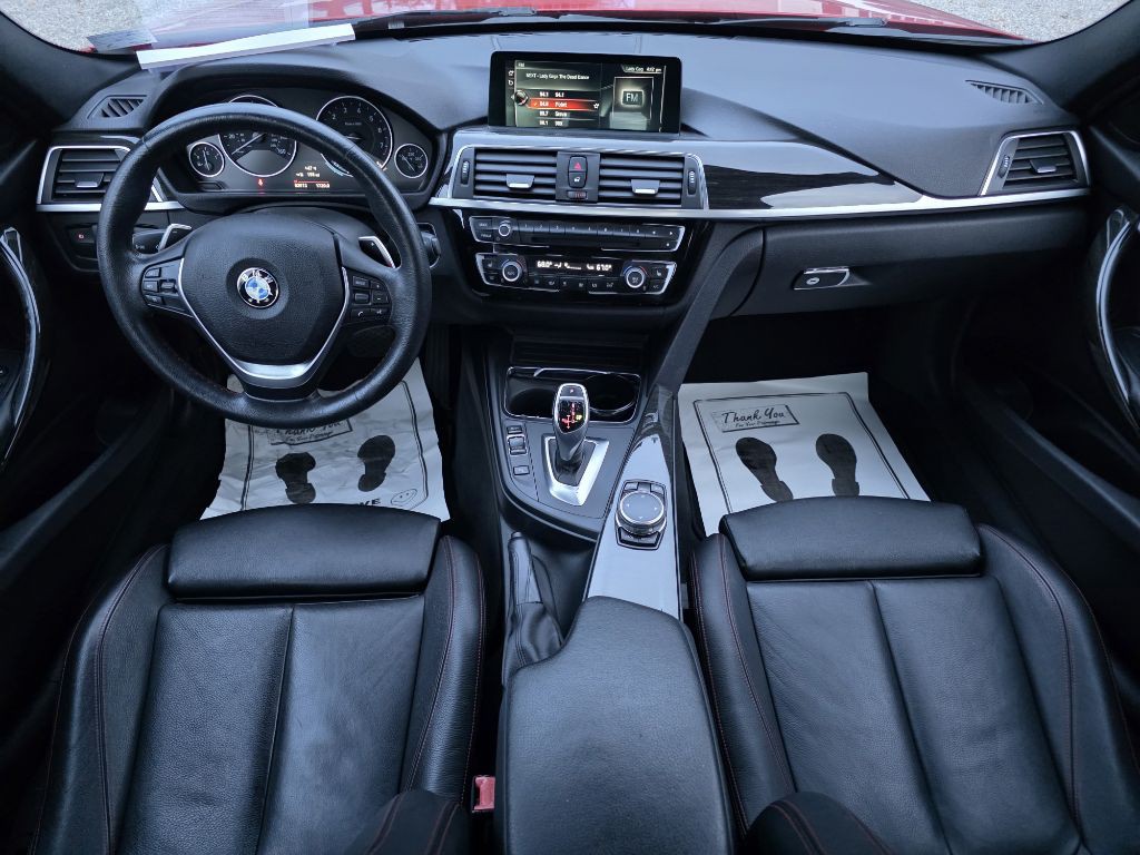 2017 BMW 3 Series Image 15