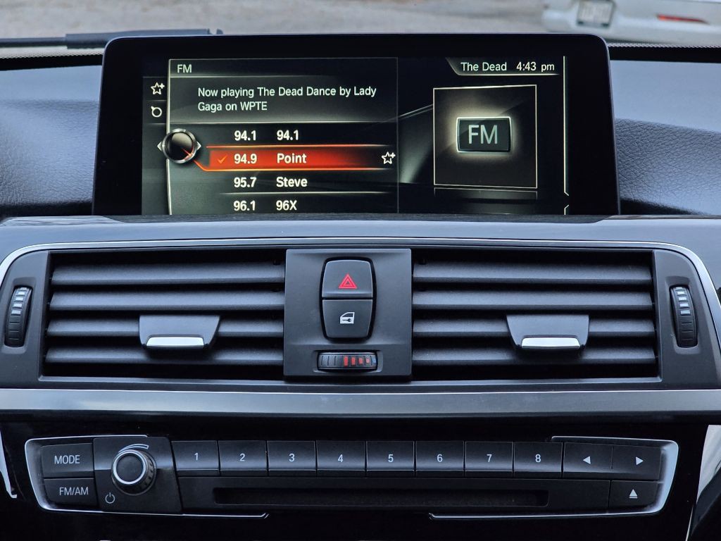 2017 BMW 3 Series Image 19