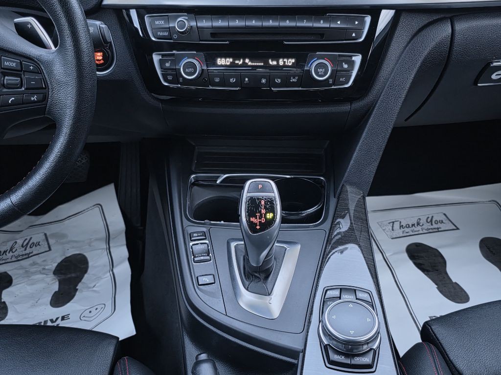 2017 BMW 3 Series Image 20