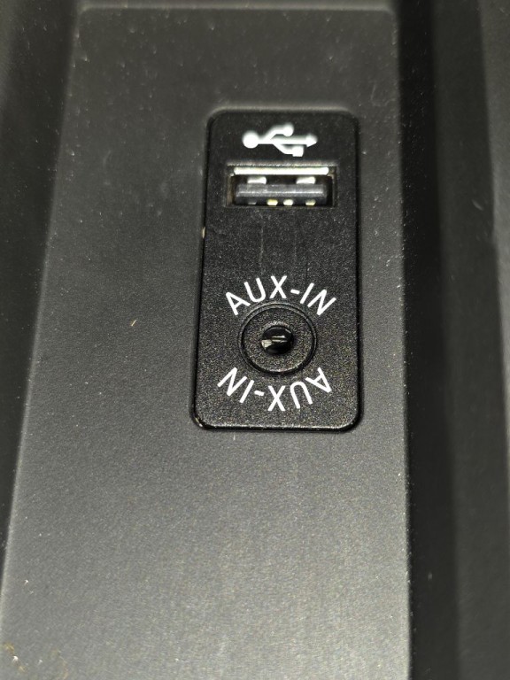 2017 BMW 3 Series Image 24