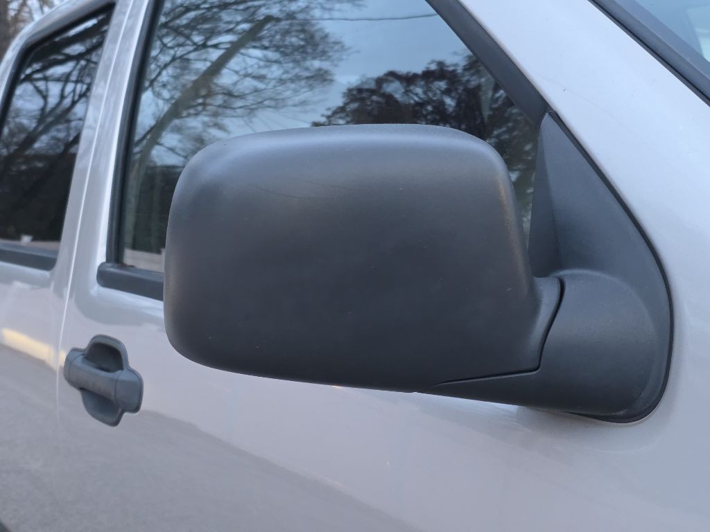 2005 Chevrolet Colorado Image 9