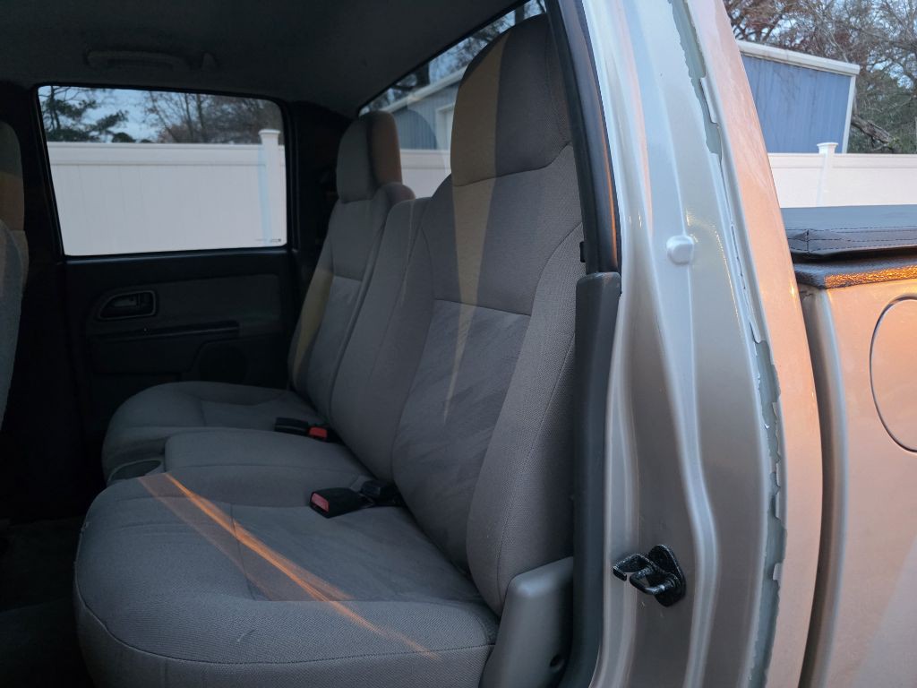 2005 Chevrolet Colorado Image 12
