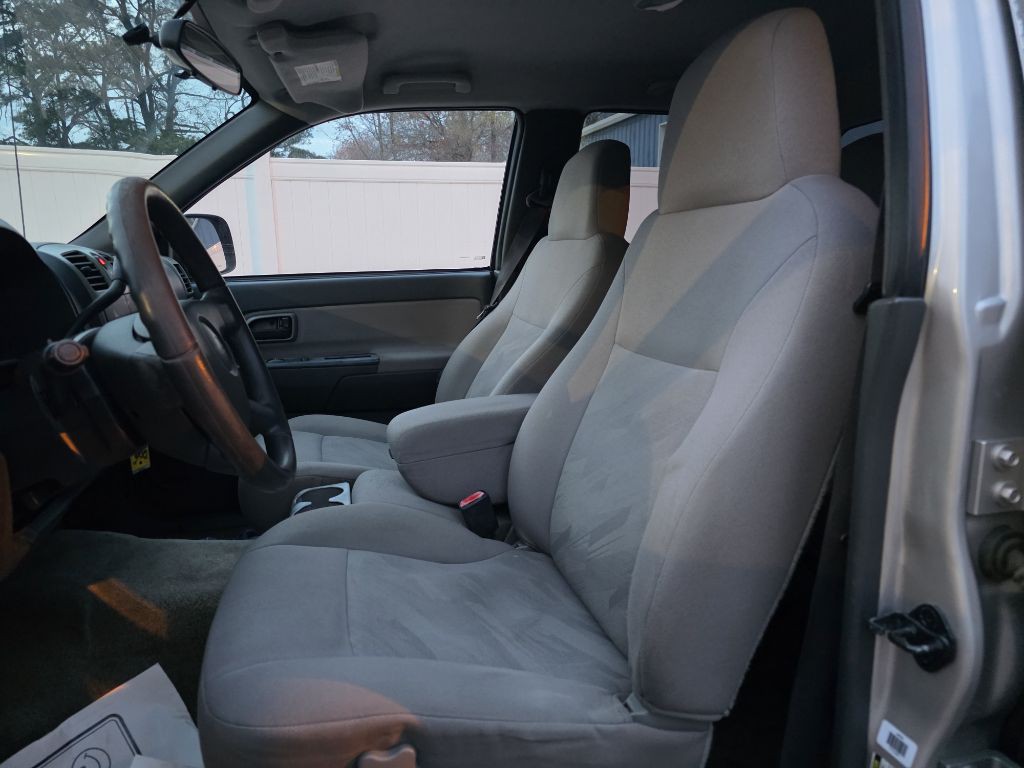 2005 Chevrolet Colorado Image 18