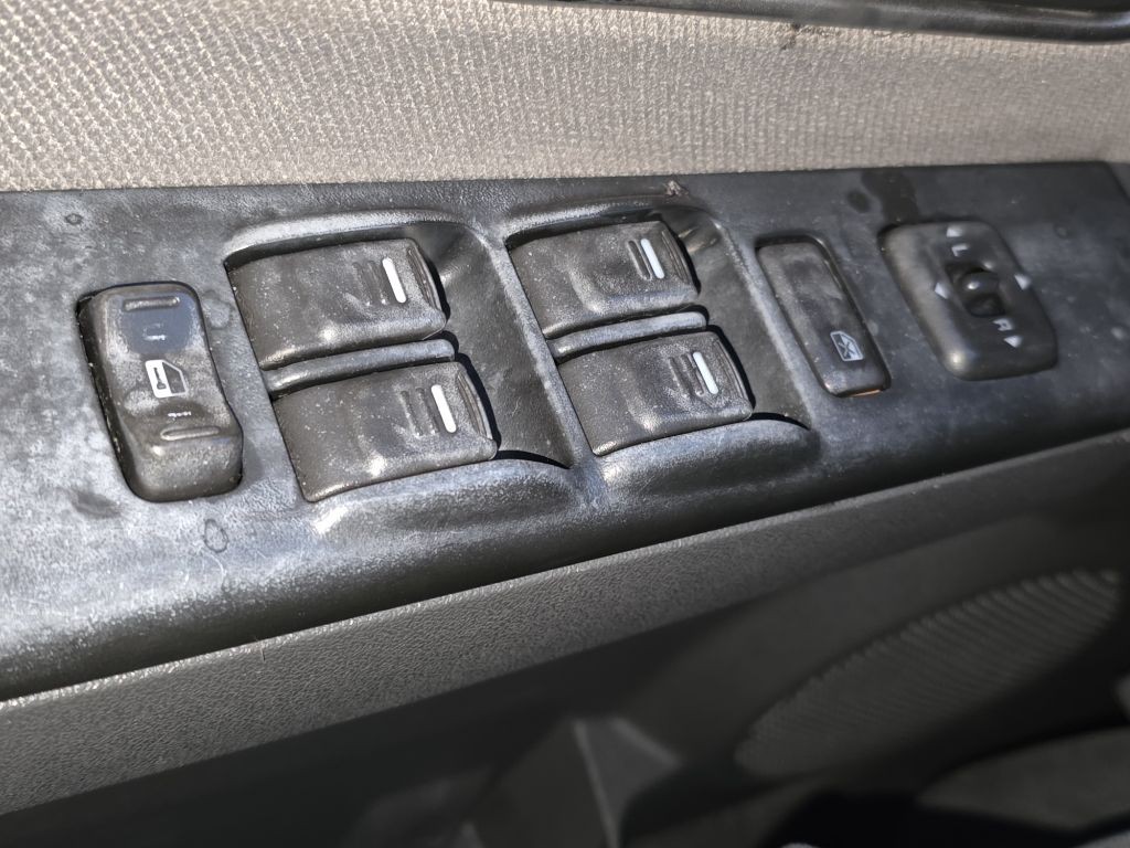 2005 Chevrolet Colorado Image 19