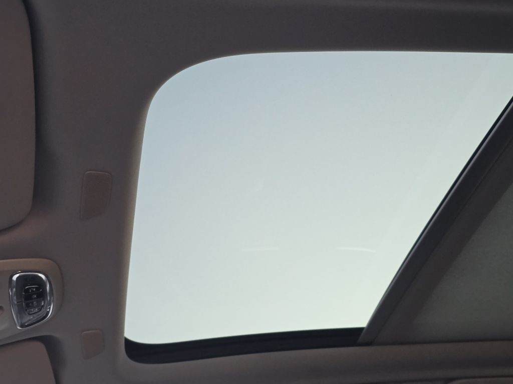 2018 Volvo XC60 Image 19