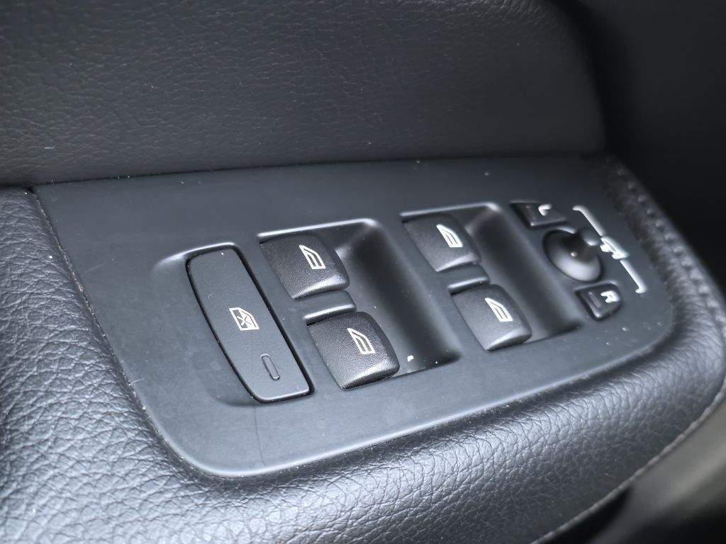 2018 Volvo XC60 Image 23