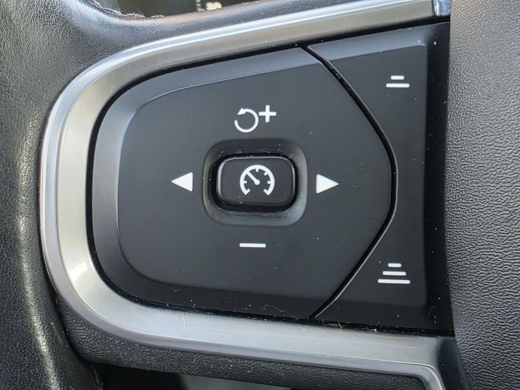 2018 Volvo XC60 Image 24