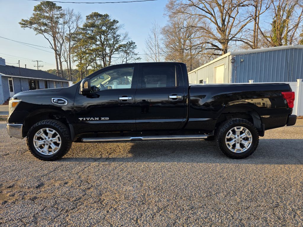 2017 Nissan Titan Image 2