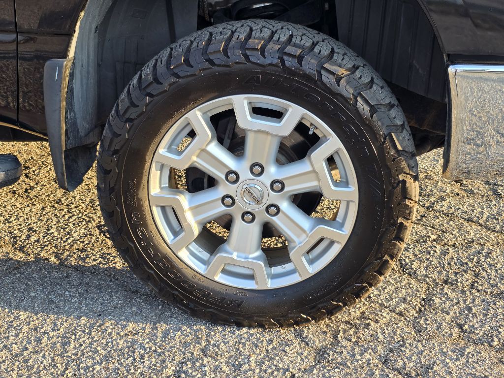2017 Nissan Titan Image 10