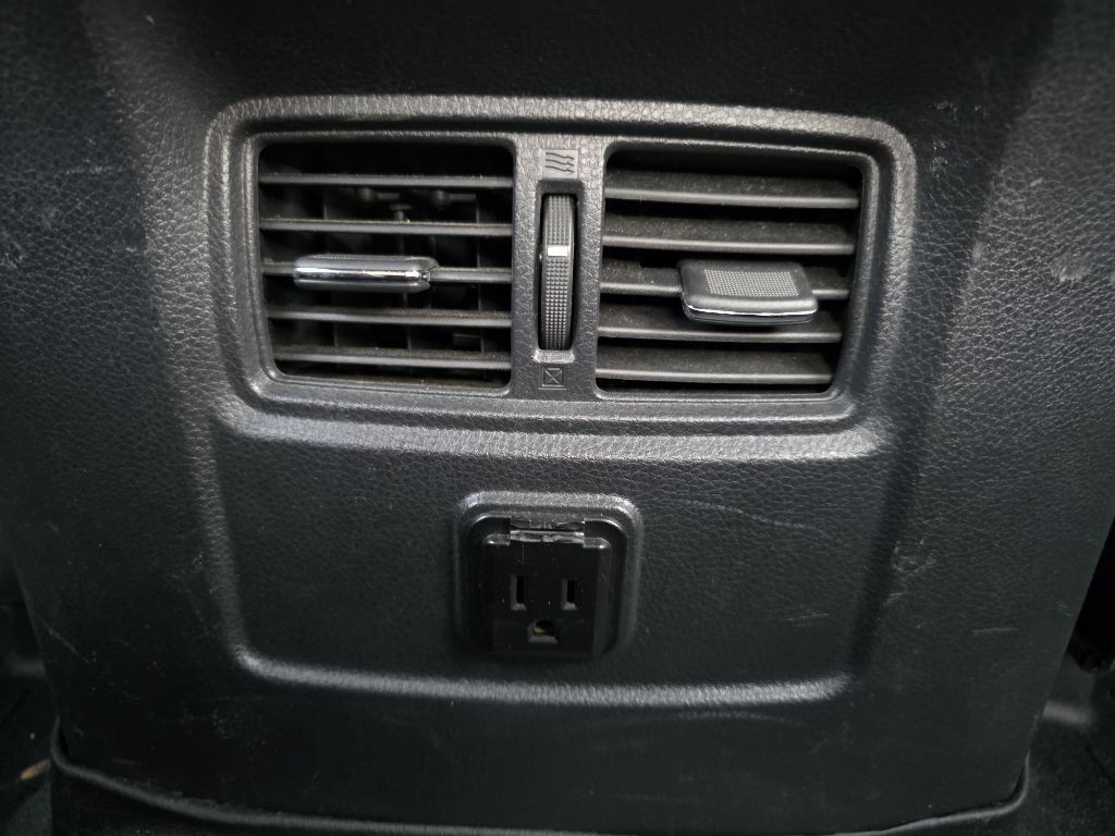 2017 Nissan Titan Image 14