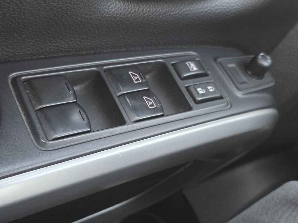 2017 Nissan Titan Image 22