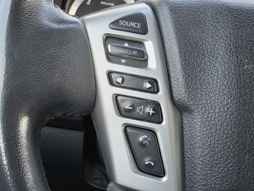 2017 Nissan Titan Image 24