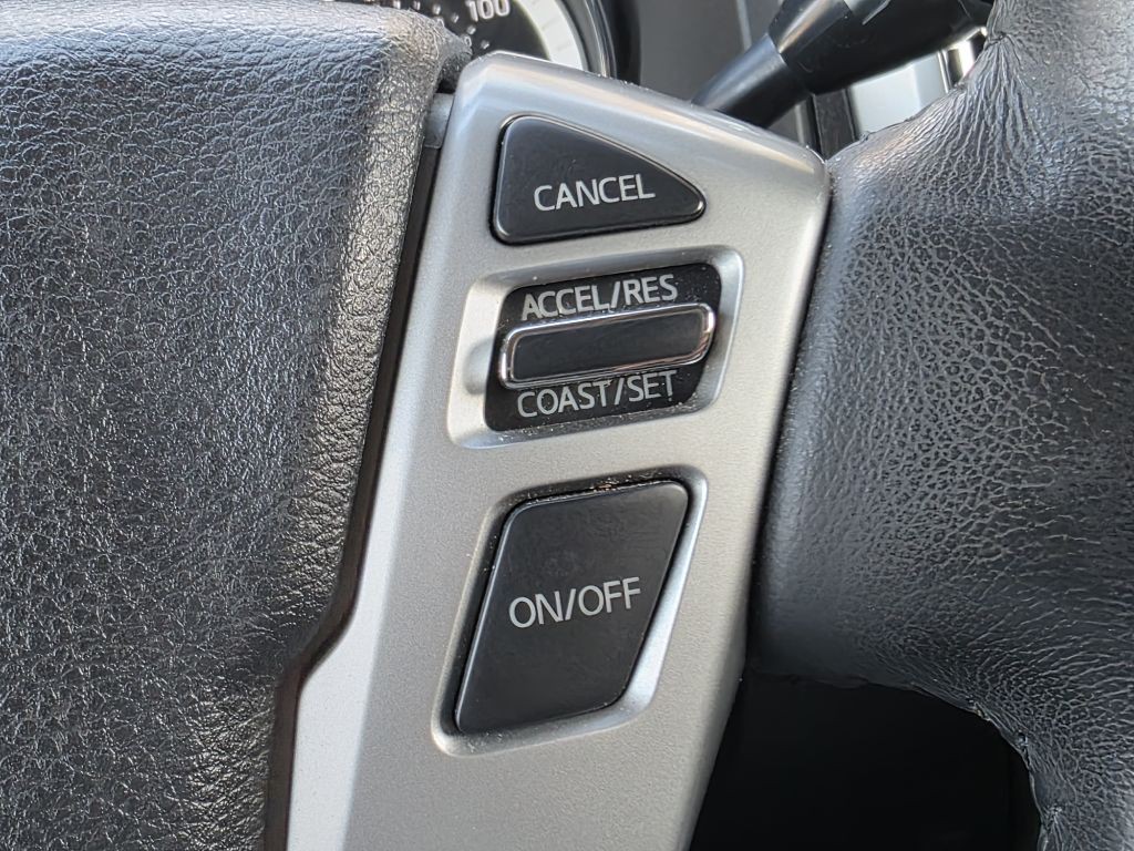 2017 Nissan Titan Image 25