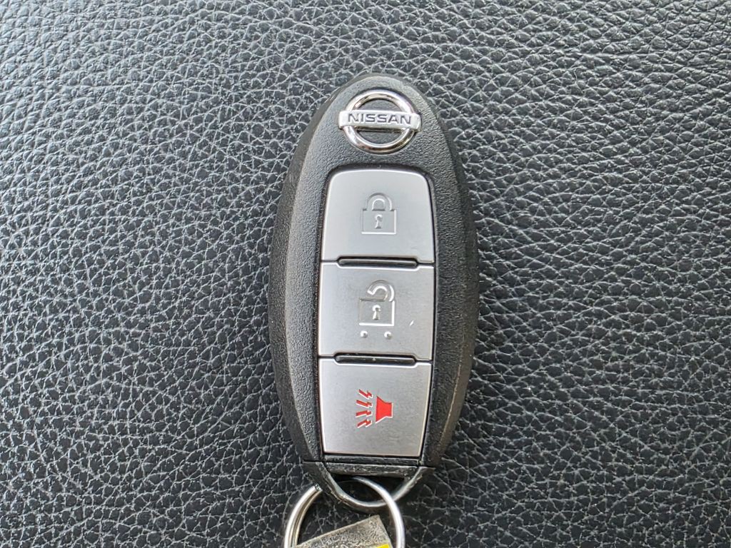 2017 Nissan Titan Image 27