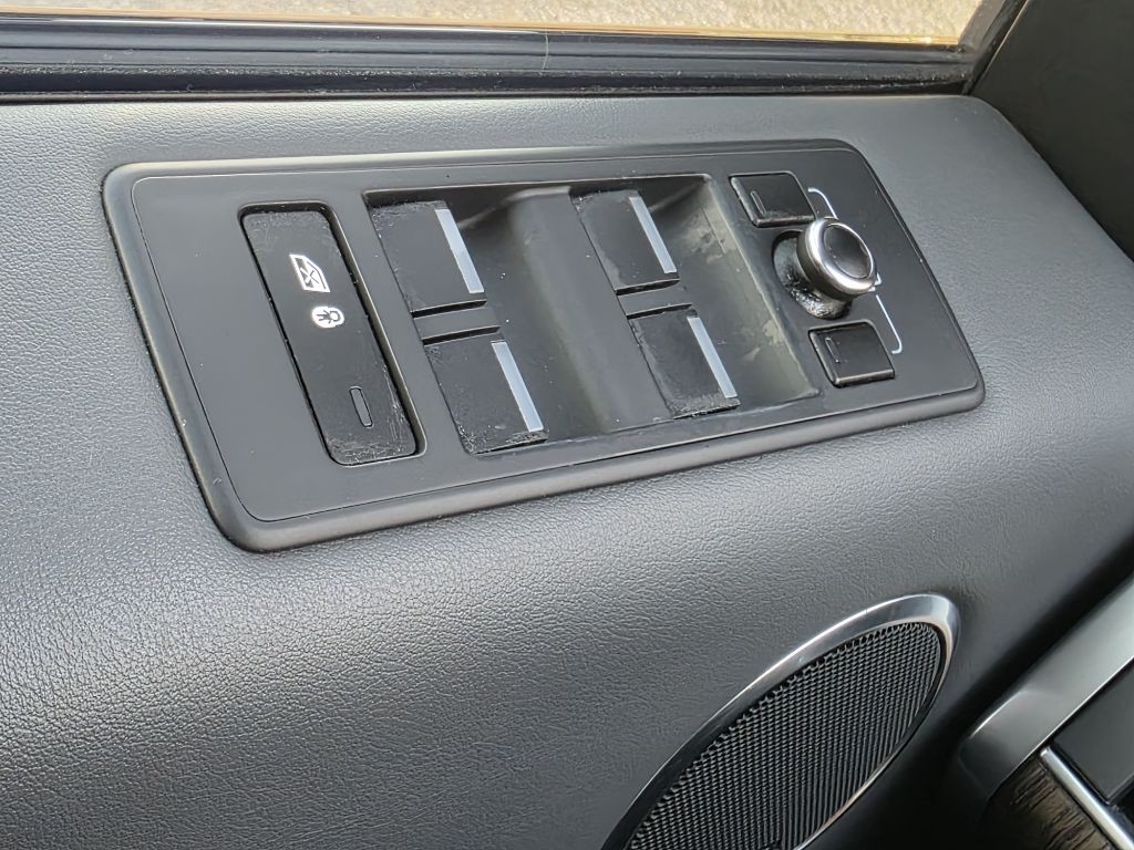 2015 Land Rover Range Rover Sport Image 25