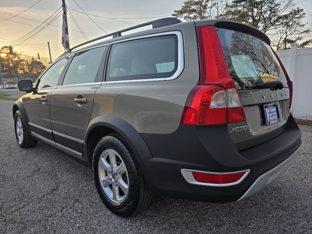 2010 Volvo XC70 Image 8