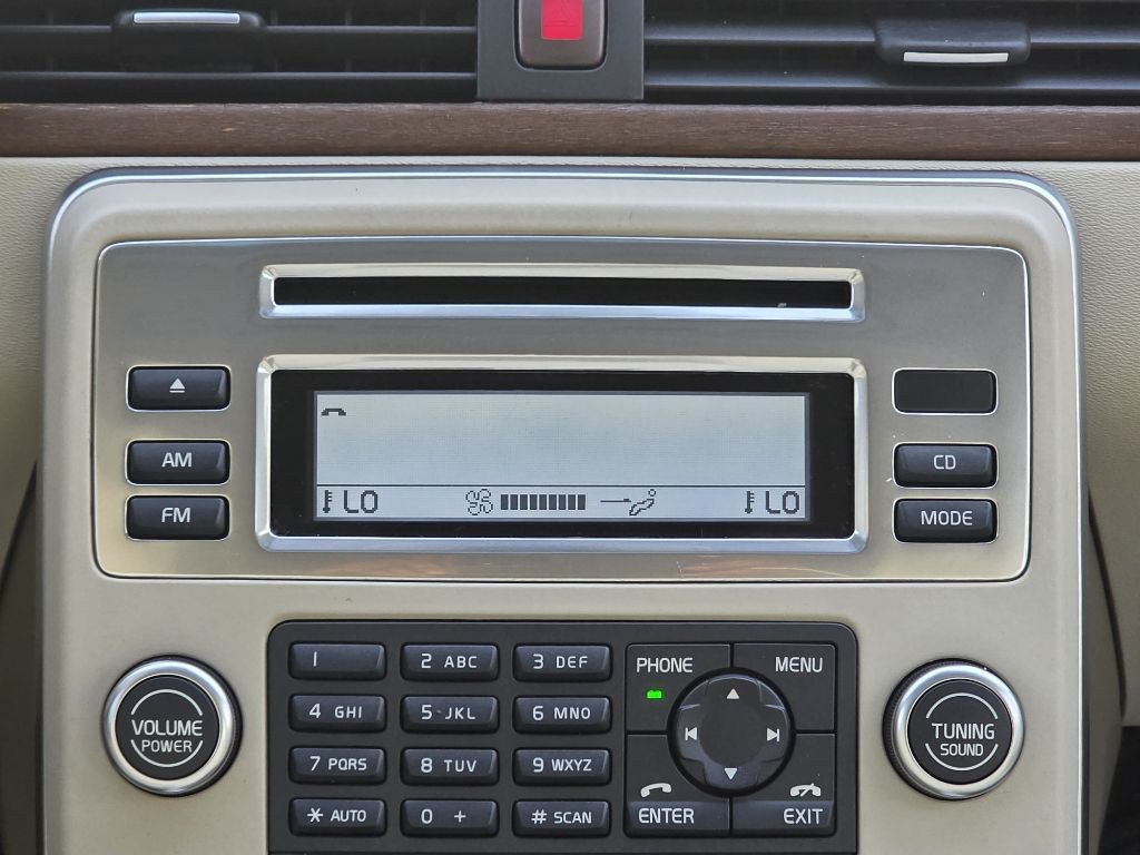 2010 Volvo XC70 Image 15