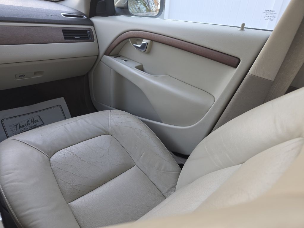 2010 Volvo XC70 Image 17