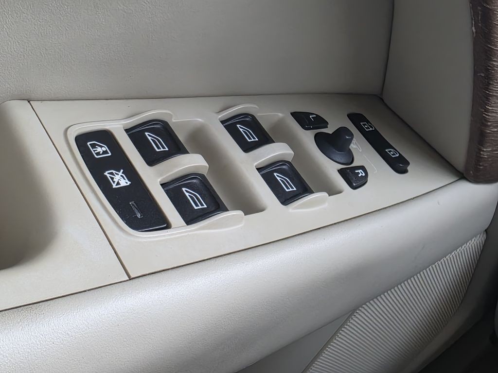 2010 Volvo XC70 Image 22