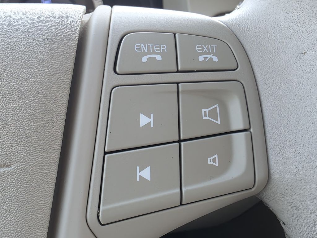 2010 Volvo XC70 Image 24