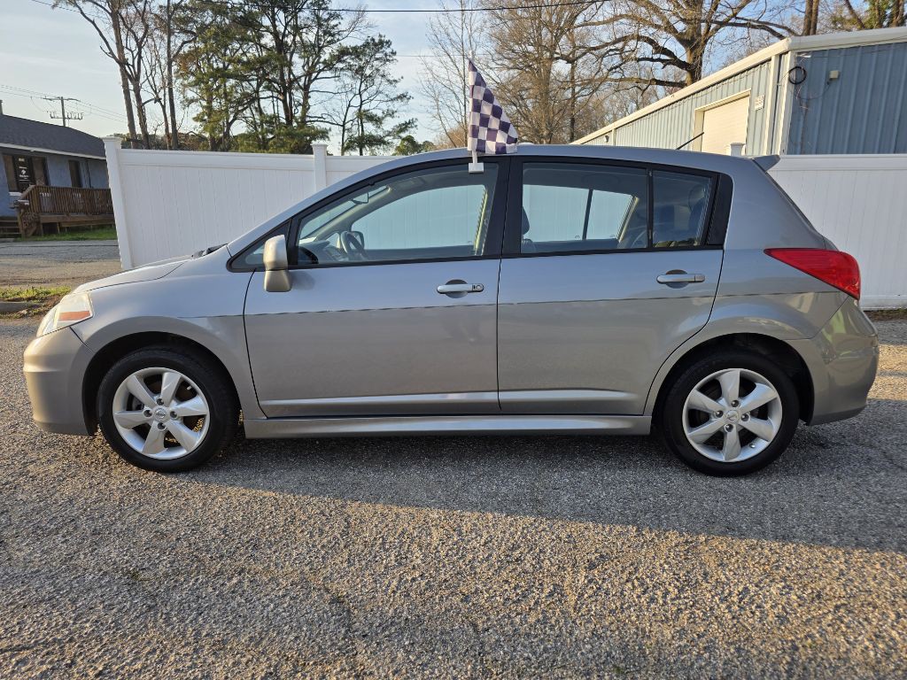 2012 Nissan Versa Image 2