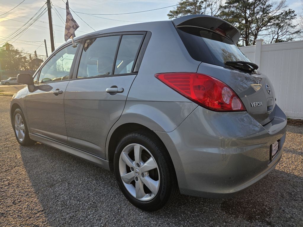 2012 Nissan Versa Image 5