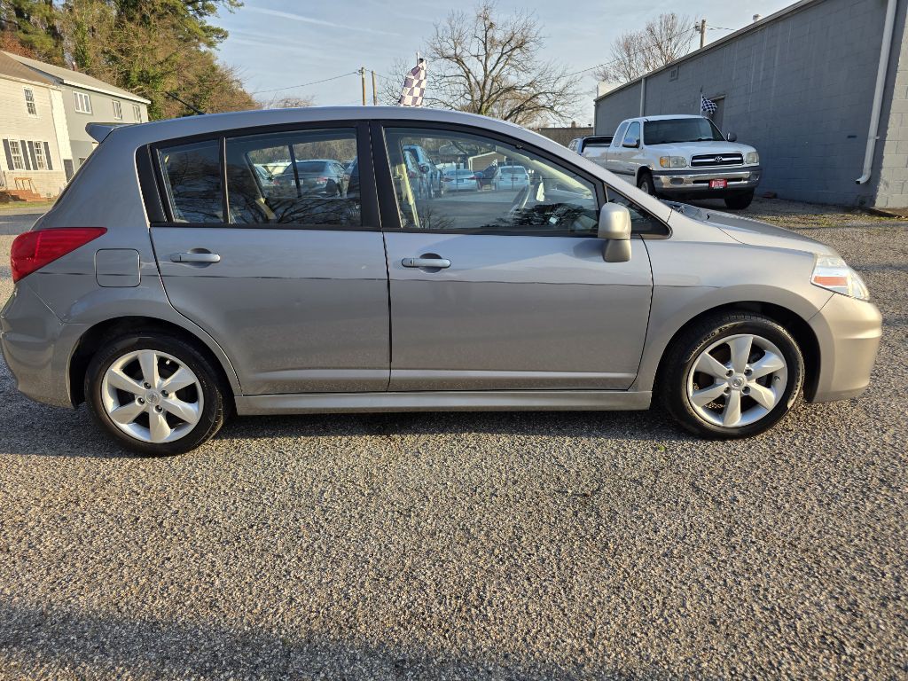 2012 Nissan Versa Image 7