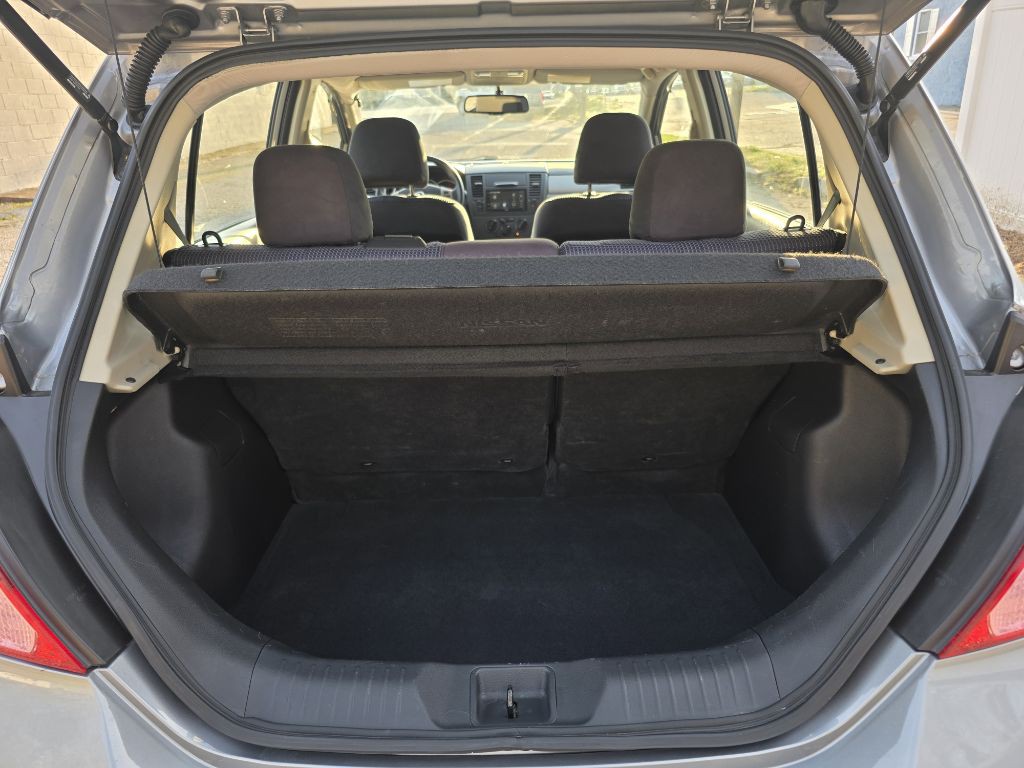 2012 Nissan Versa Image 11