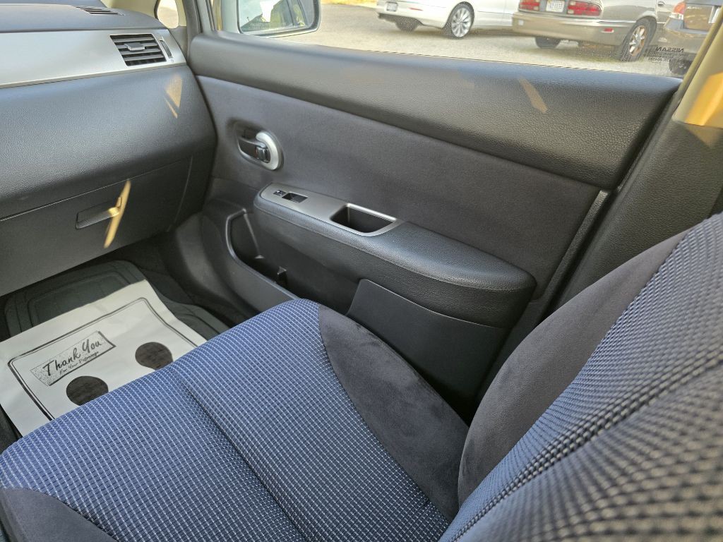 2012 Nissan Versa Image 15