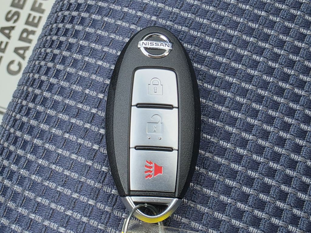 2012 Nissan Versa Image 22