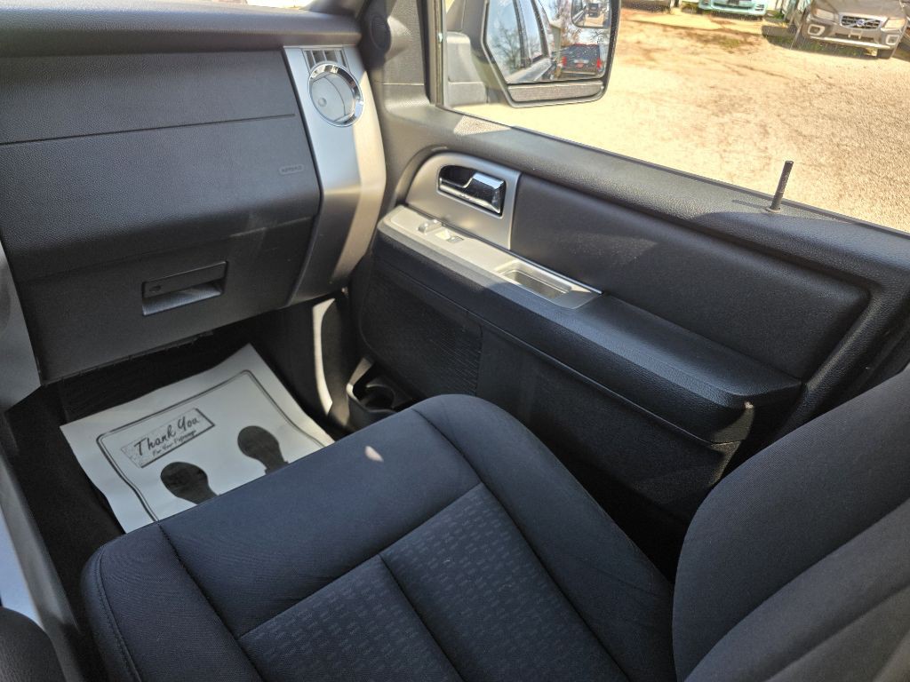 2016 Ford Expedition Image 17