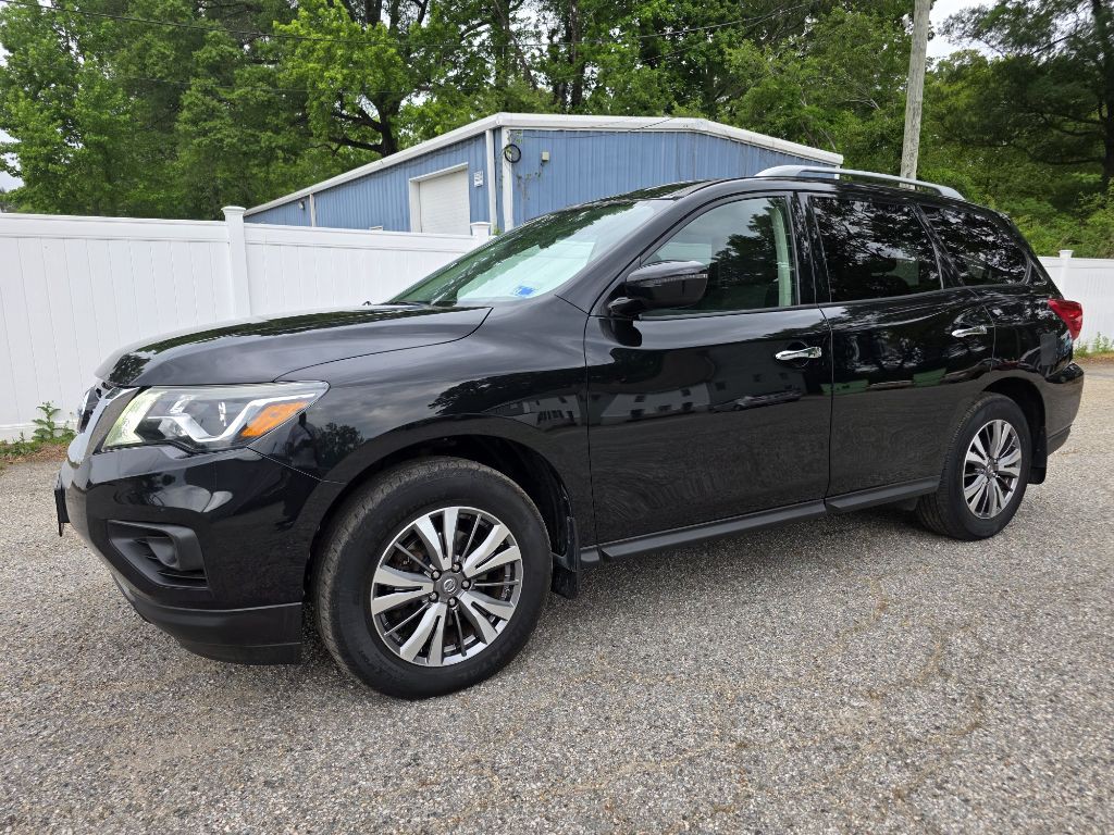 2018 Nissan Pathfinder Image 1
